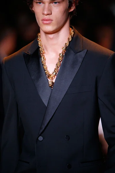Look 85